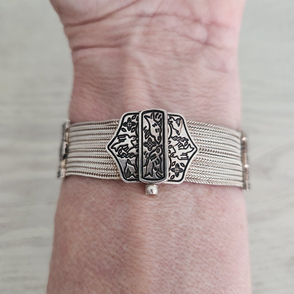 Intricate Bali Style Silver Bracelet with Blue Accent Stones - Picture 4 of 10